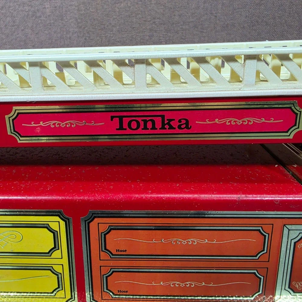 Vintage Tonka Hook and Ladder‎ Fire Truck #2 Plastic/Steel W/Siren Made In USA